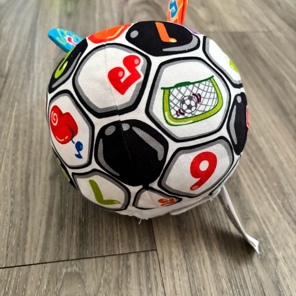 Interactive Musical Learning Ball - VTech - Picture 3 of 6